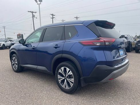 Certified 2022 Nissan Rogue SV w/ SV Premium Package FWD image 5