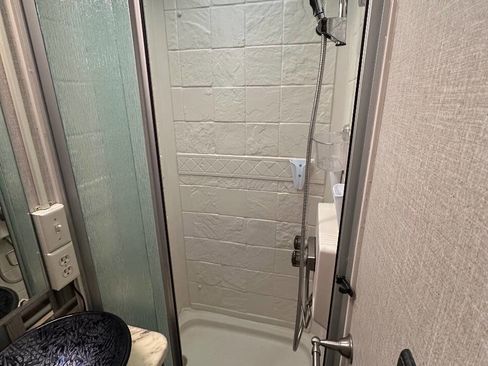 Used 2017 Mercedes-Benz Sprinter 3500 image 32