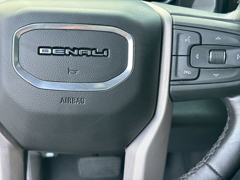 Used 2022 GMC Sierra 1500 Denali AWD/4WD image 18