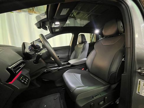 Used 2023 Volkswagen ID.4 Pro S image 10