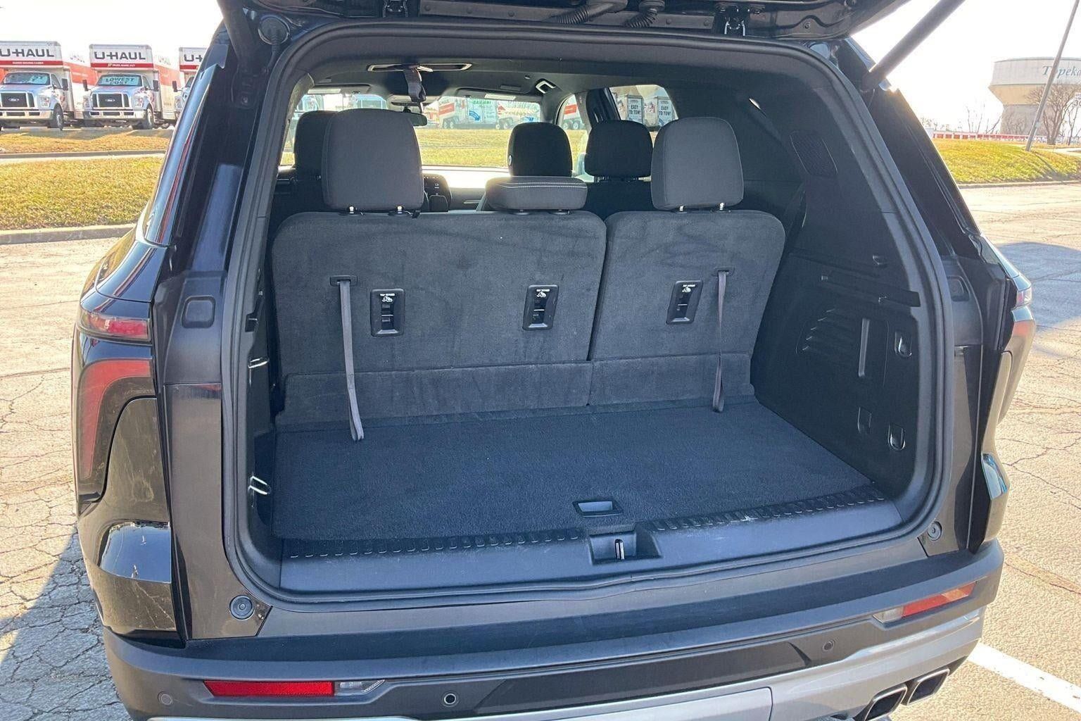 Used 2024 Chevrolet Traverse LT FWD image 34