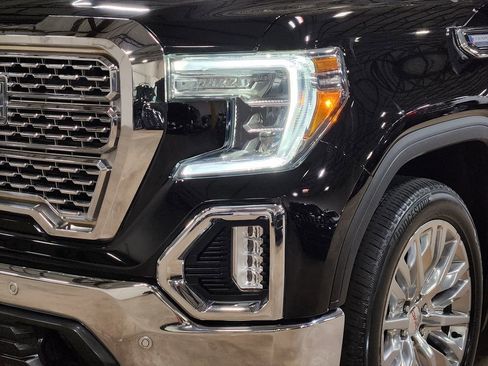 Used 2019 GMC Sierra 1500 SLT AWD/4WD image 14
