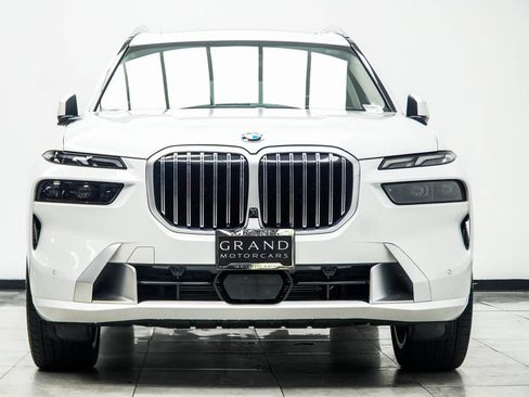 Used 2026 BMW X7 xDrive40i AWD/4WD image 9
