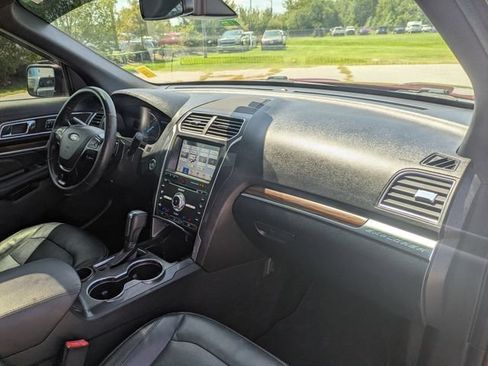 Used 2017 Ford Explorer Limited w/ Equipment Group 301A FWD image 37