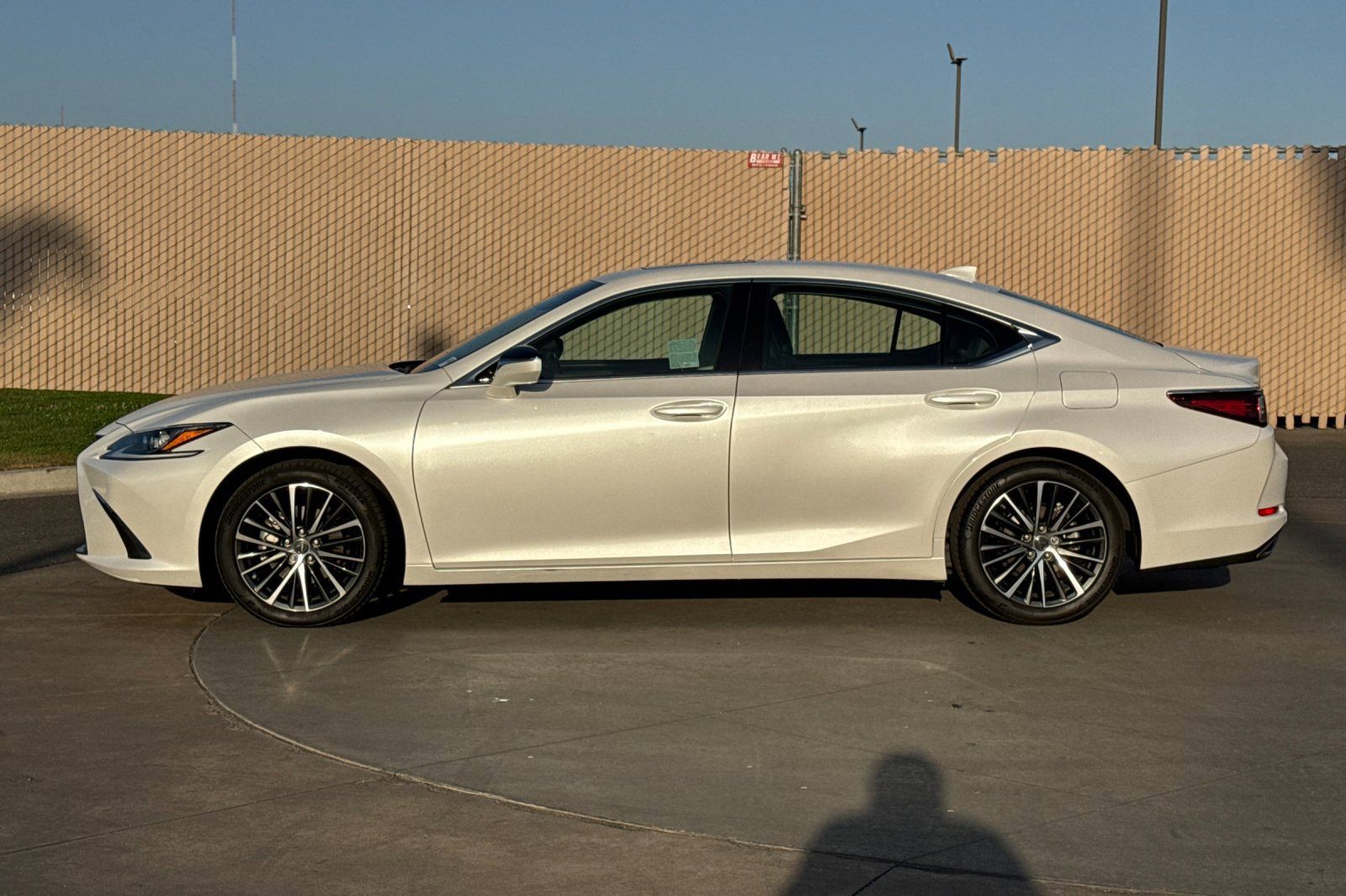 Used 2024 Lexus ES 350 w/ Premium Package FWD image 7