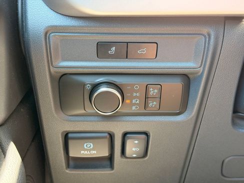 Used 2024 Ford Expedition XLT RWD image 25