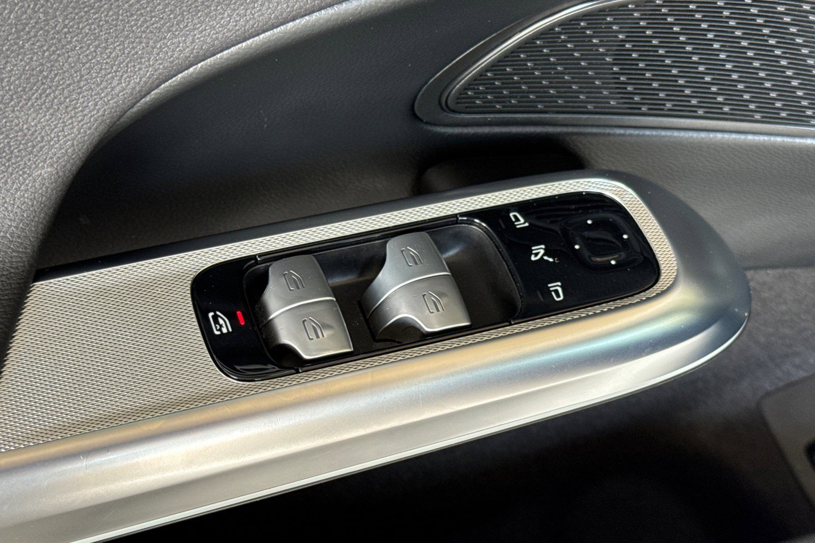 Certified 2025 Mercedes-Benz E 350 4MATIC Sedan image 13