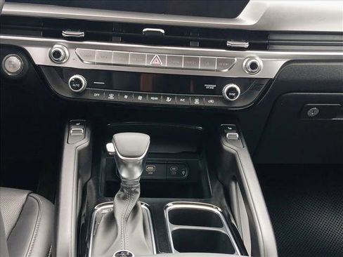 Used 2025 Kia Telluride S AWD/4WD image 14