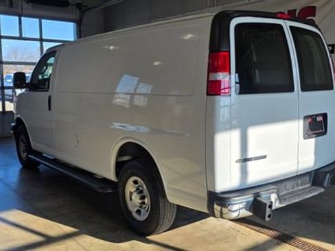 Used 2021 Chevrolet Express 2500 w/ Driver Convenience Package image 3