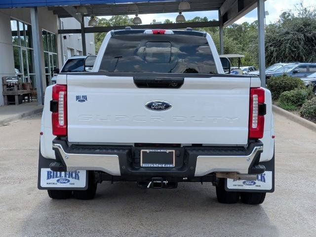Certified 2025 Ford F450 Lariat w/ Lariat Ultimate Package AWD/4WD image 4