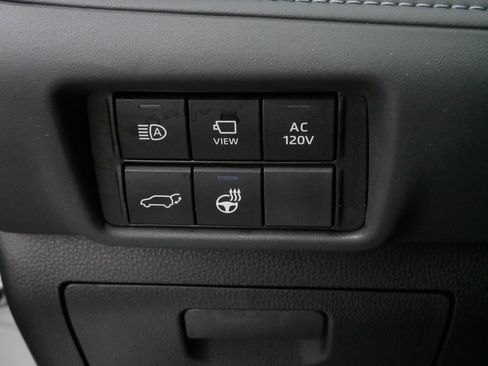 Used 2023 Toyota Highlander Platinum image 29