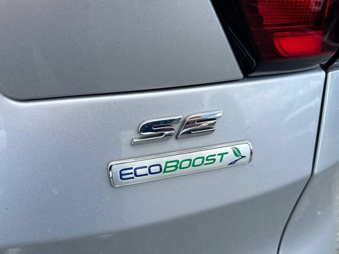 Used 2019 Ford Escape SE FWD image 25