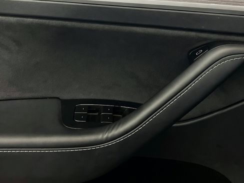 Used 2023 Tesla Model Y Performance AWD/4WD image 14