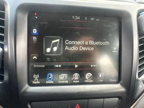 Used 2015 Jeep Cherokee Latitude w/ Cold Weather Group AWD/4WD image 21