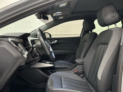 Used 2023 Audi Q4 e-tron Premium w/ Convenience Package image 11