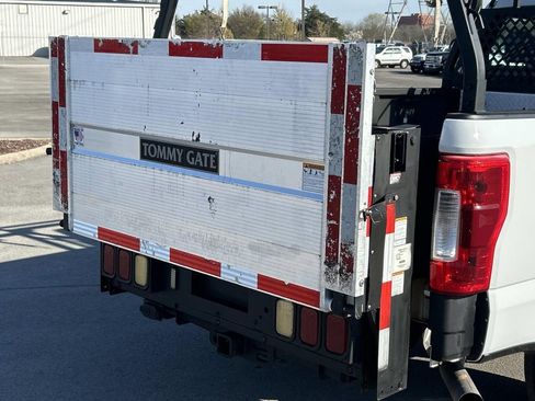 Used 2018 Ford F250 XL w/ Power Equipment Group image 13