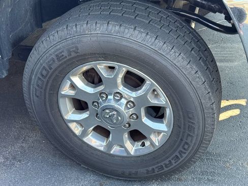 Used 2022 RAM 2500 Laramie AWD/4WD image 9