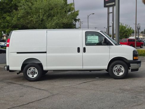 New 2026 GMC Savana 2500 w/ Driver Convenience Package RWD image 5