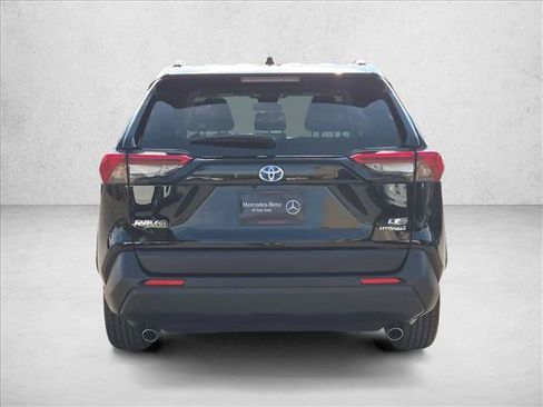 Used 2024 Toyota RAV4 LE AWD/4WD image 7