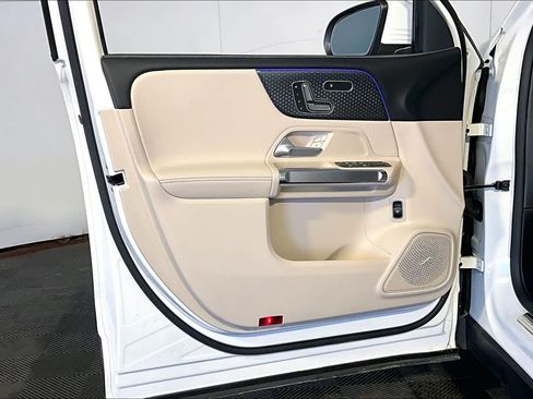 New 2026 Mercedes-Benz GLB 250 4MATIC image 11