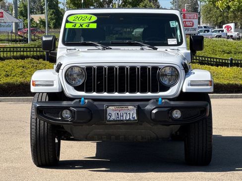 Used 2024 Jeep Wrangler Unlimited AWD/4WD image 9