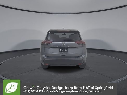 Used 2025 Nissan Rogue SV image 13