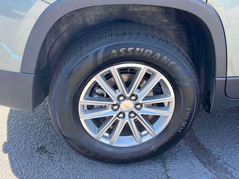 Used 2023 Chevrolet Traverse LT AWD/4WD image 11