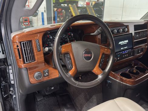 Used 2023 GMC Savana 2500 image 16