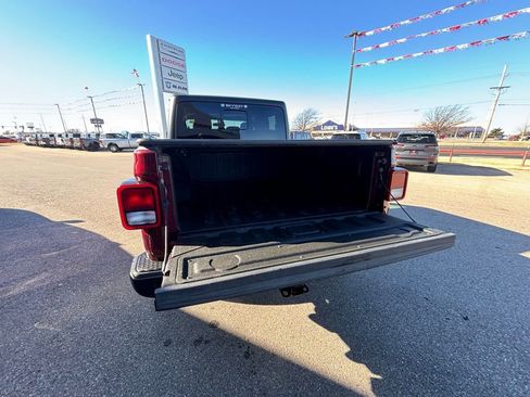 Used 2022 Jeep Gladiator Sport image 7
