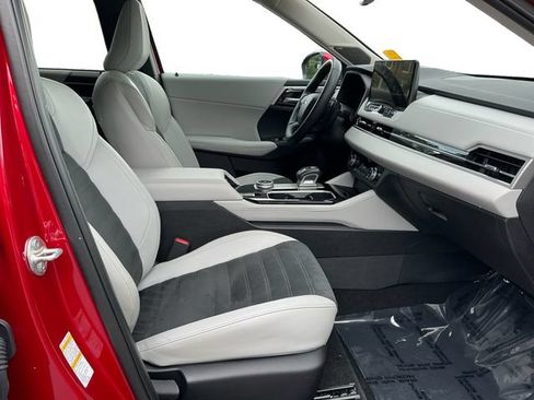 Used 2025 Mitsubishi Outlander SE AWD/4WD image 17
