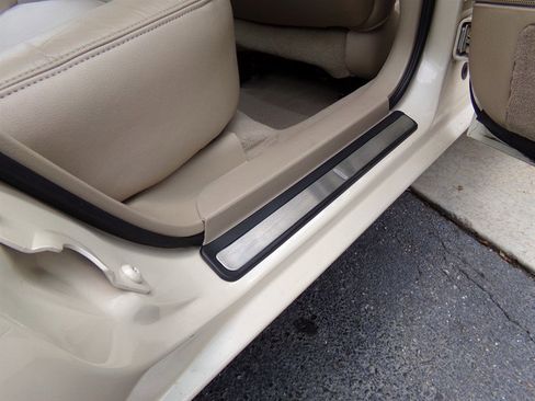 Used 2001 Lincoln Continental image 81