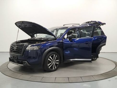 Used 2023 Nissan Pathfinder Platinum AWD/4WD image 11