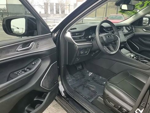 Used 2023 Jeep Grand Cherokee 4WD 4xe image 13