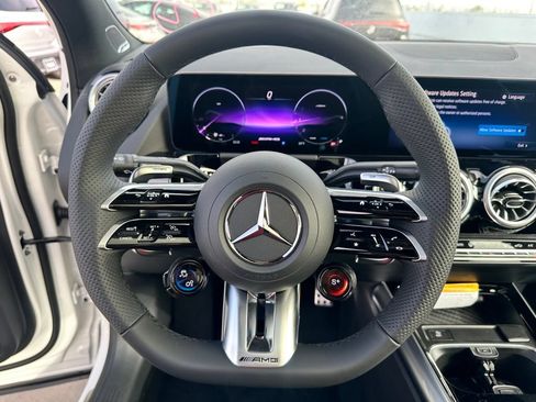 Used 2025 Mercedes-Benz GLA 35 AMG 4MATIC image 23