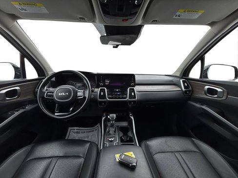Certified 2022 Kia Sorento S w/ Panoramic Sunroof Package image 17
