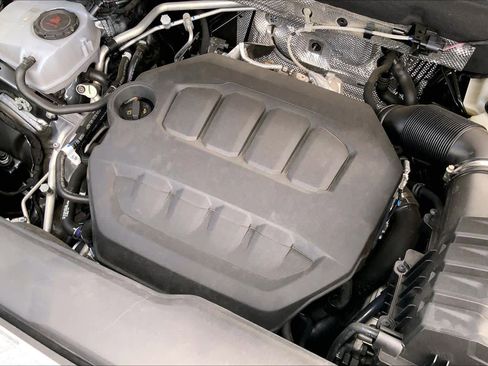 Used 2025 Volkswagen Atlas SE image 33