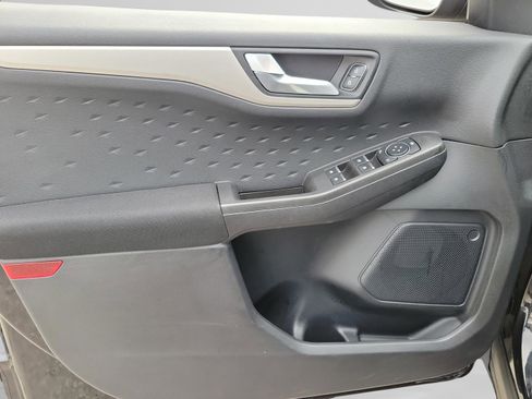 Certified 2020 Ford Escape SE image 26