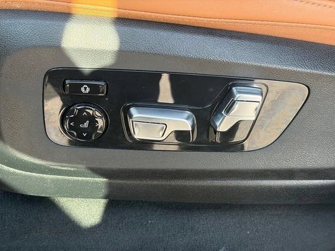 Used 2026 BMW X5 M60i AWD/4WD image 18