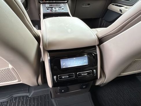 Used 2022 Lincoln Aviator Reserve w/ Equipment Group 201A image 21