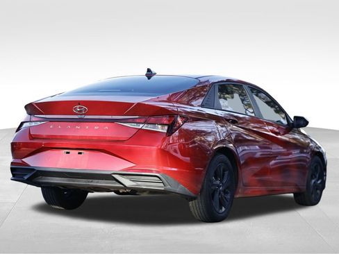 Used 2023 Hyundai Elantra SEL w/ Cargo Package image 5