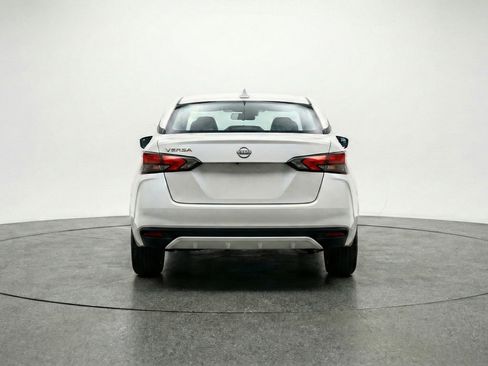 Used 2025 Nissan Versa SV image 7