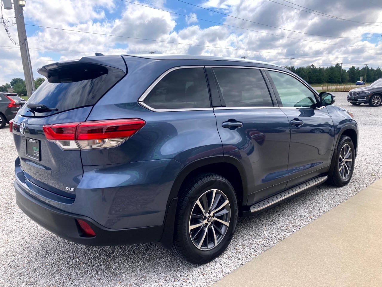 Used 2019 Toyota Highlander XLE FWD image 7