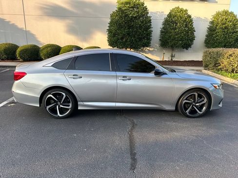 Used 2022 Honda Accord Sport image 2