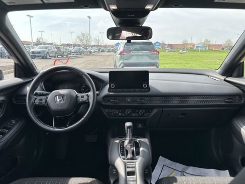 Used 2025 Honda HR-V Sport image 19