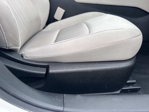 Used 2023 Nissan Altima 2.5 SV FWD image 12