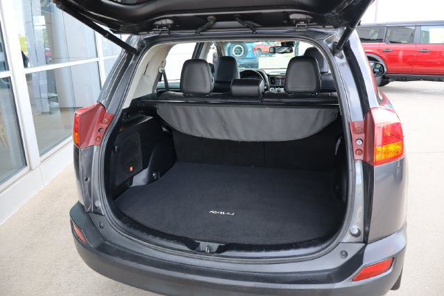 Used 2014 Toyota RAV4 Limited w/ Technology Package AWD/4WD image 30