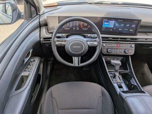 Used 2025 Hyundai Tucson SE FWD image 19