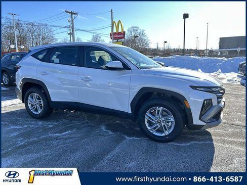 New 2026 Hyundai Tucson SE image 1
