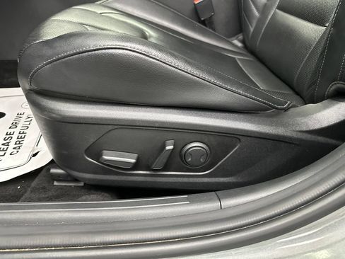Used 2024 Hyundai Elantra Limited FWD image 10