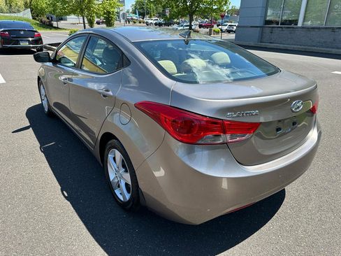 Used 2013 Hyundai Elantra GLS w/ Preferred Pkg FWD image 8